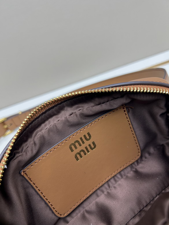 Miumiu 19x10x4cm jj1_8