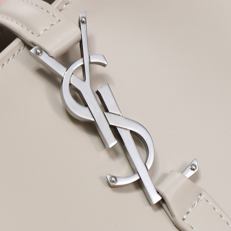 YSL 749036 17x20x13cm 8D3_5