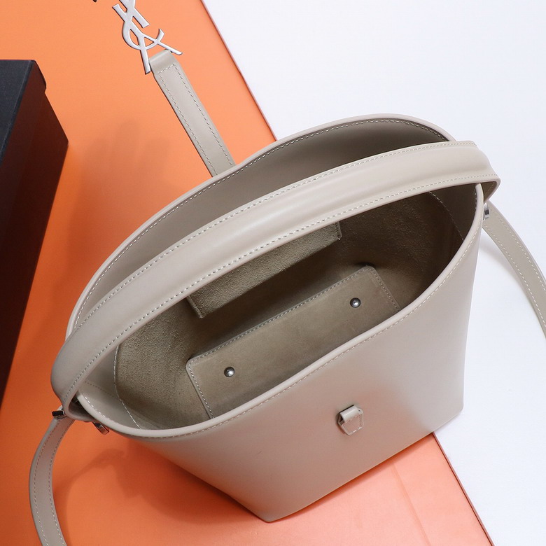 YSL 749036 17x20x13cm 8D3_9