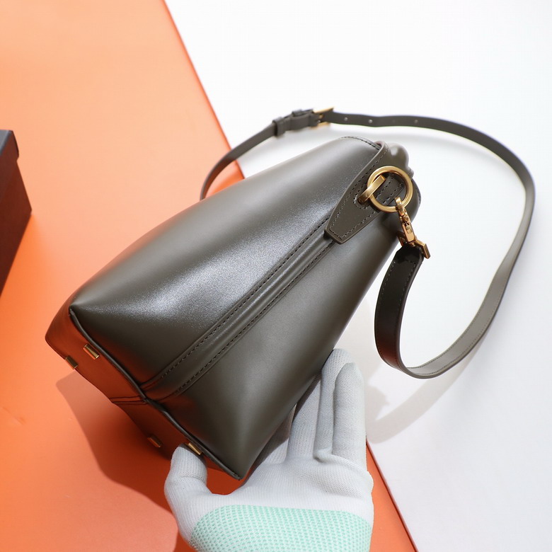 YSL 749036 17x20x13cm 8D4_3