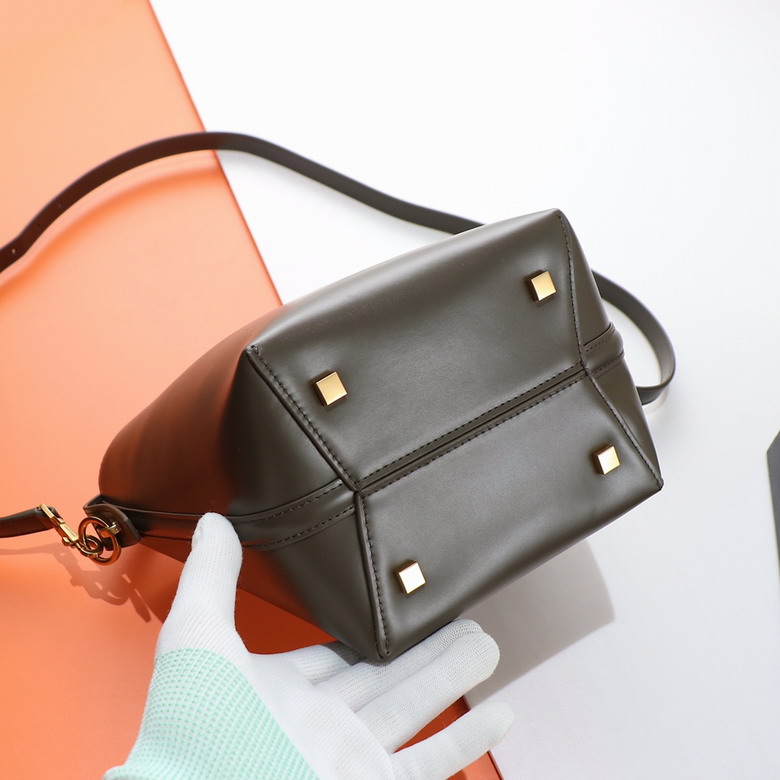 YSL 749036 17x20x13cm 8D4_7