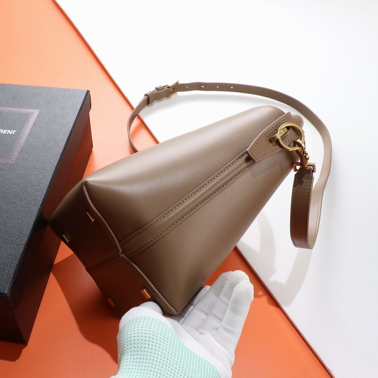 YSL 749036 17x20x13cm 8D5_3