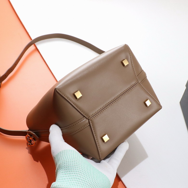 YSL 749036 17x20x13cm 8D5_7