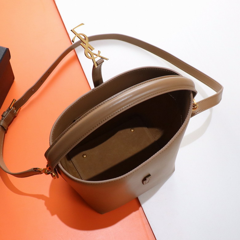 YSL 749036 17x20x13cm 8D5_8