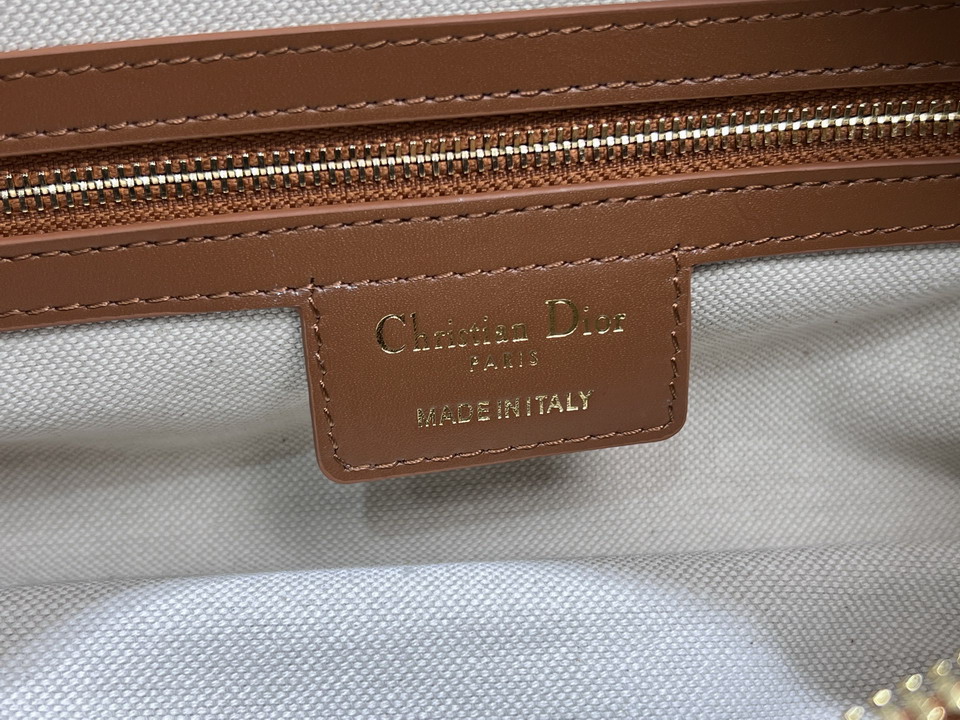 Dior 2417 33x16x15cm yz3_9