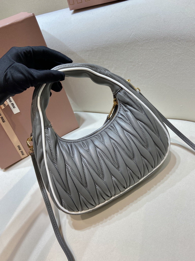 Miumiu 5BC125 20x17x6cm AP2_4