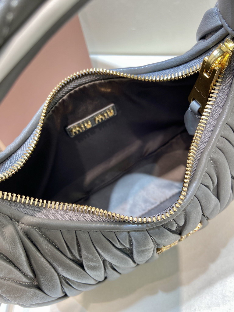 Miumiu 5BC125 20x17x6cm AP2_8