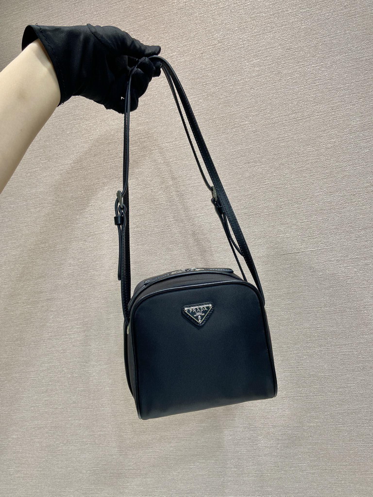 Prada 1BC248 15x14x11cm AP_3