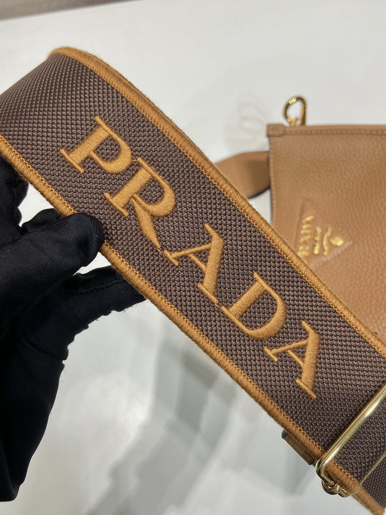 Prada 1BH191-1 19x20x6cm AP_10