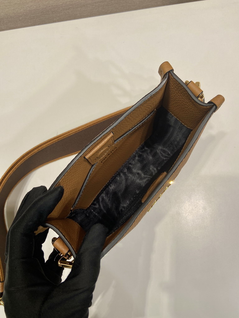 Prada 1BH191-1 19x20x6cm AP_11