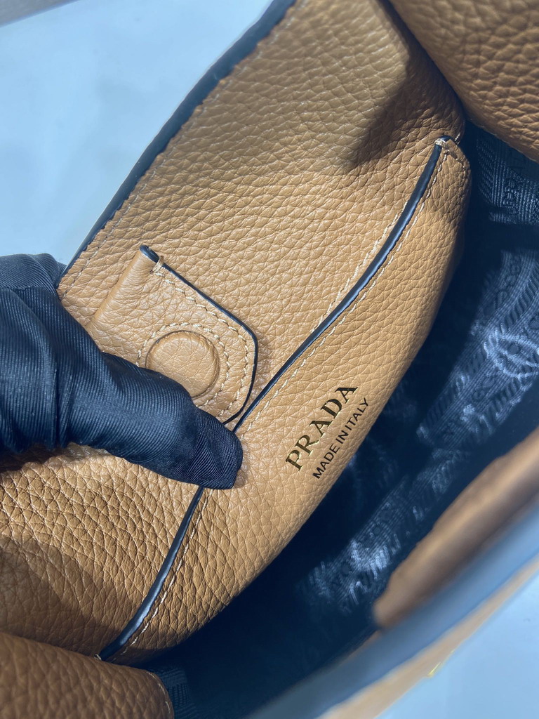 Prada 1BH191-1 19x20x6cm AP_12