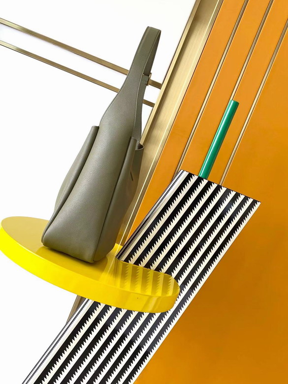 YSL 713938 22x22x10cm 8D1_2