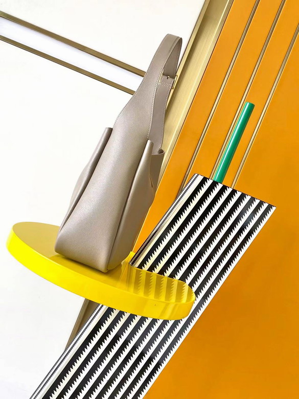 YSL 713938 22x22x10cm 8D_2