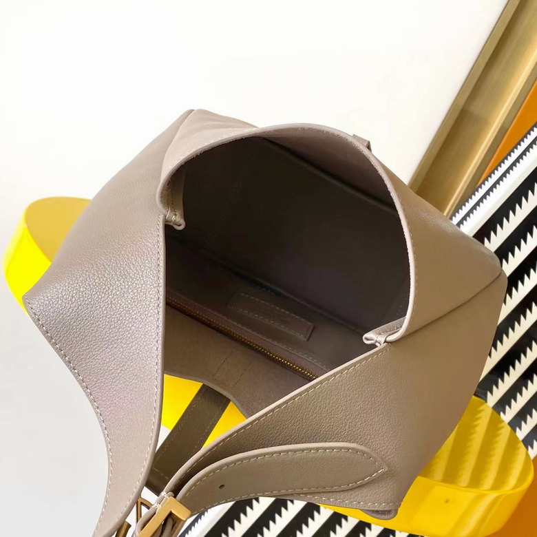 YSL 713938 22x22x10cm 8D_8