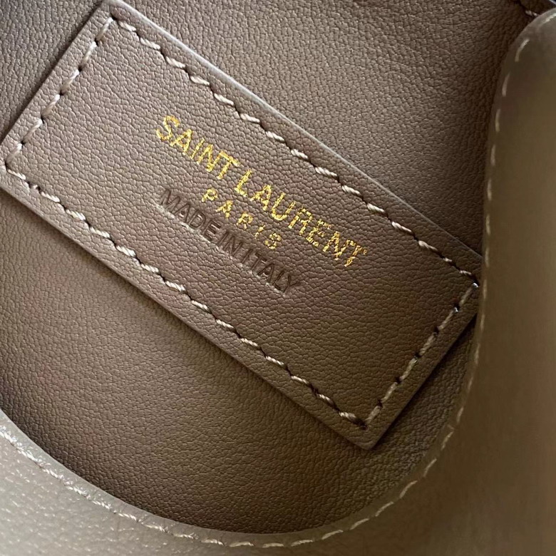 YSL 713938 22x22x10cm 8D_9