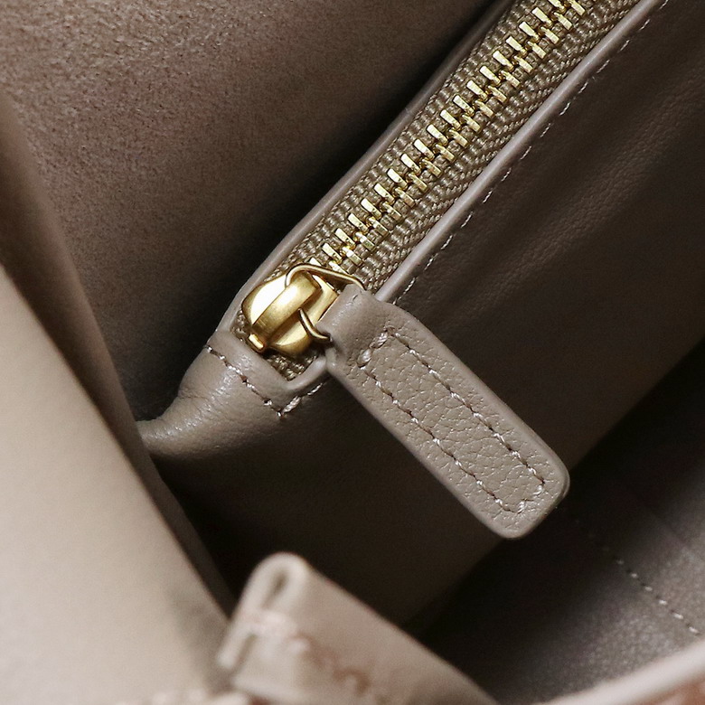 YSL Le 657230 24x24x10cm 8D1_8