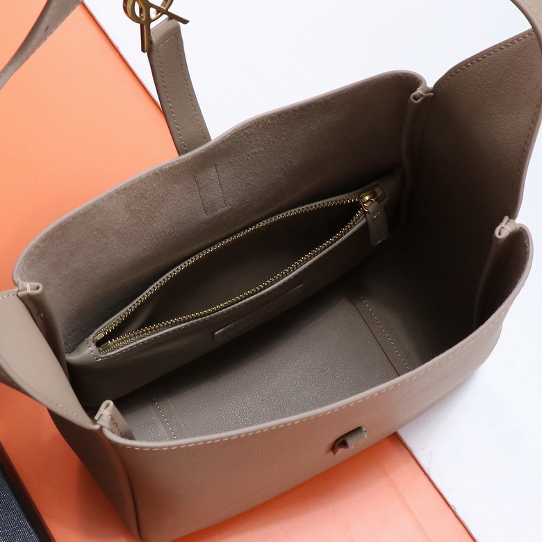 YSL Le 657230 24x24x10cm 8D1_9