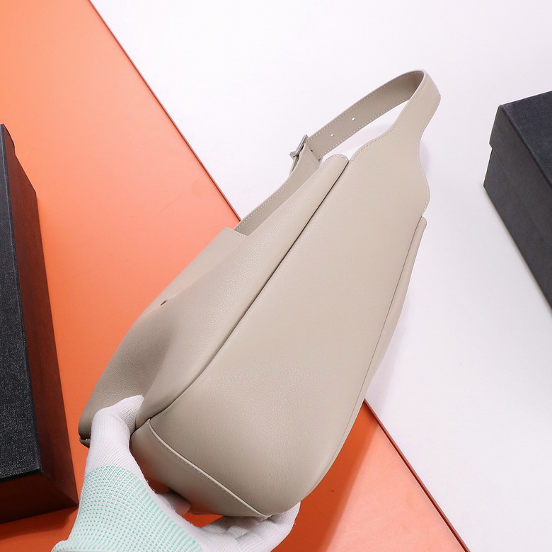 YSL Le 657230 24x24x10cm 8D6_4