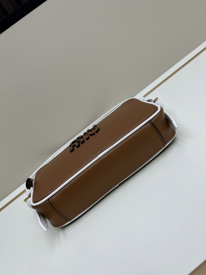 Miu 02025 21x11 5x4 5cm jj1_5