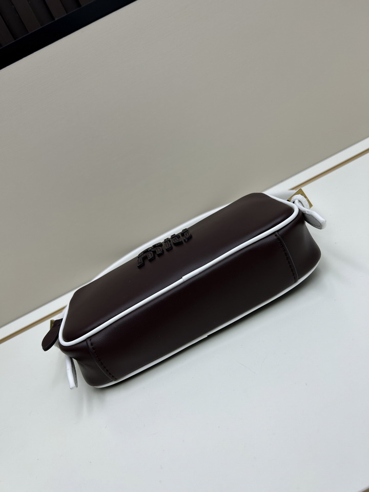 Miu 02025 21x11 5x4 5cm jj2_5