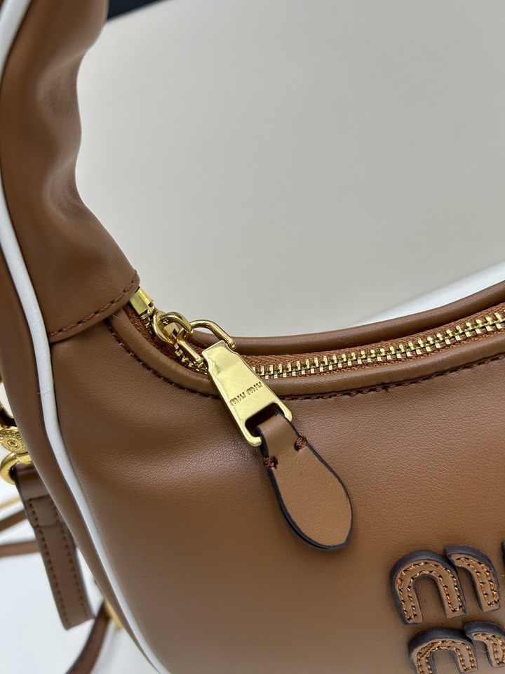 Miu 02026 18 5x24x7cm jj1_6