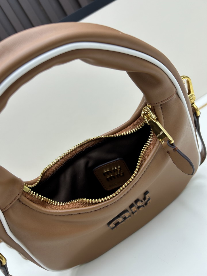 Miu 02026 18 5x24x7cm jj1_7