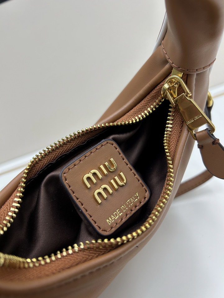 Miu 02026 18 5x24x7cm jj1_8