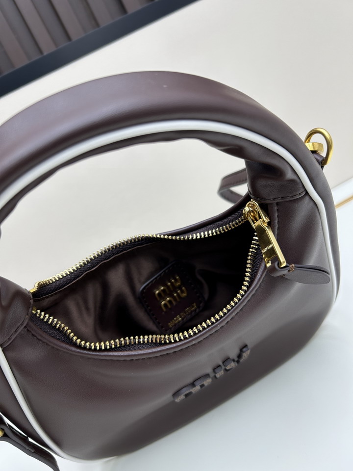 Miu 02026 18 5x24x7cm jj2_7