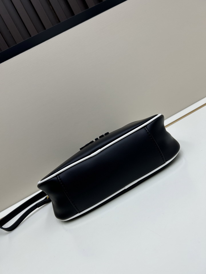 Miu 02026 18 5x24x7cm jj_5