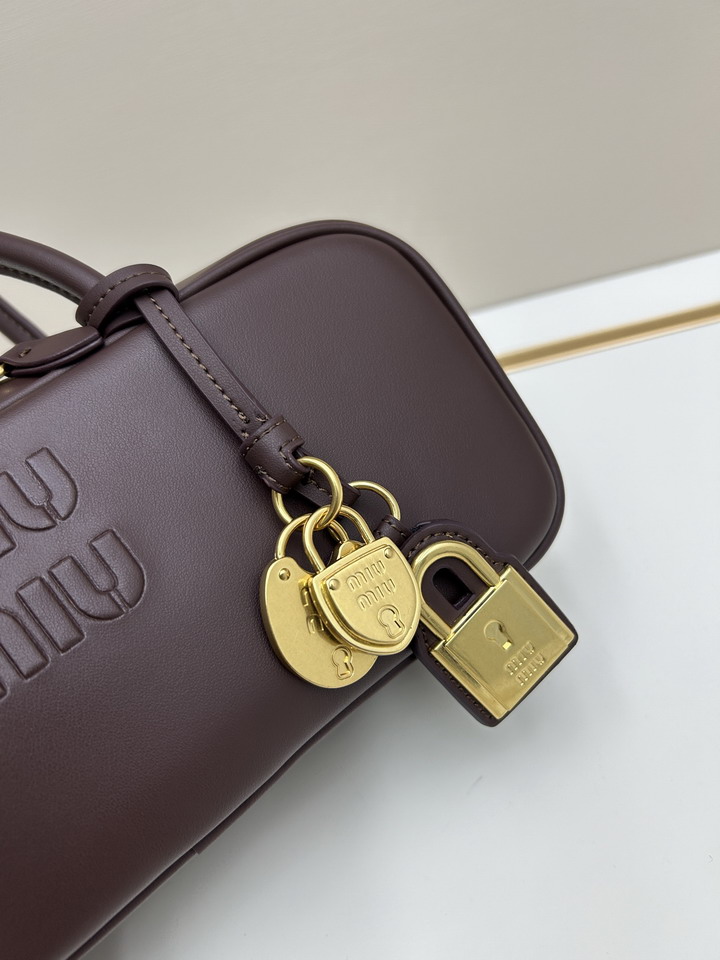 Miu 07047 28x11x8 5cm jj1_4