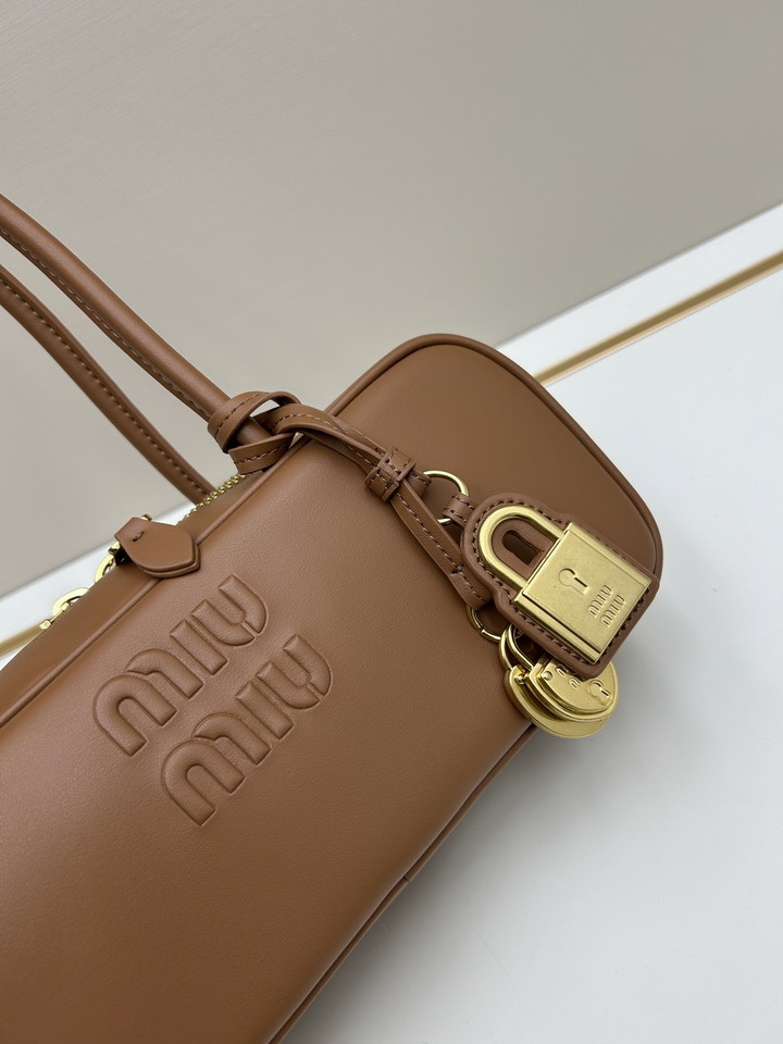 Miu 07047 28x11x8 5cm jj3_4
