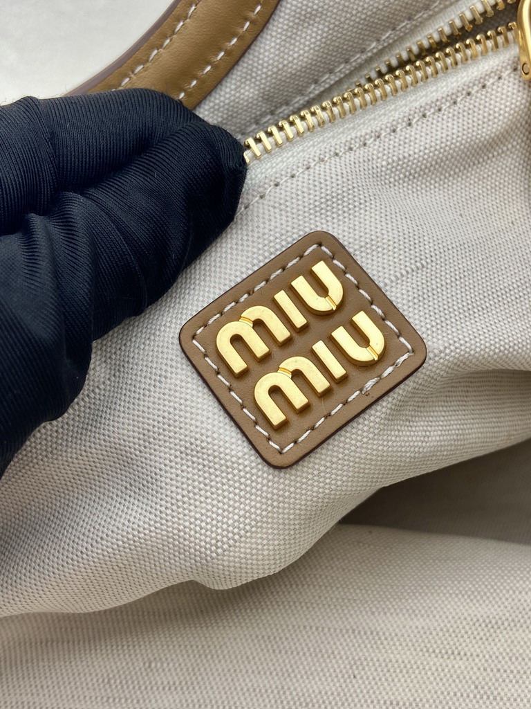 Miu 5BA288 23 5x22x12cm AP_9