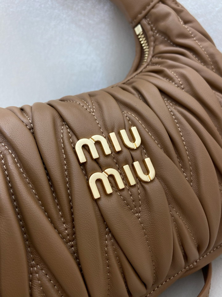 Miu 5BB125 20x17x6cm AP1_11