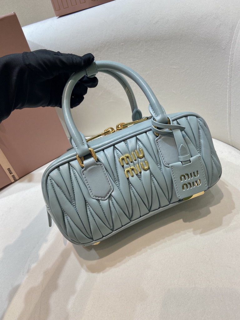 Miu 5BB142 23x12x8cm AP_3
