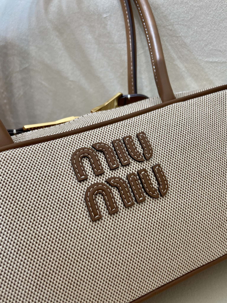 Miu 5BB173 28x11 5x8cm AP_7