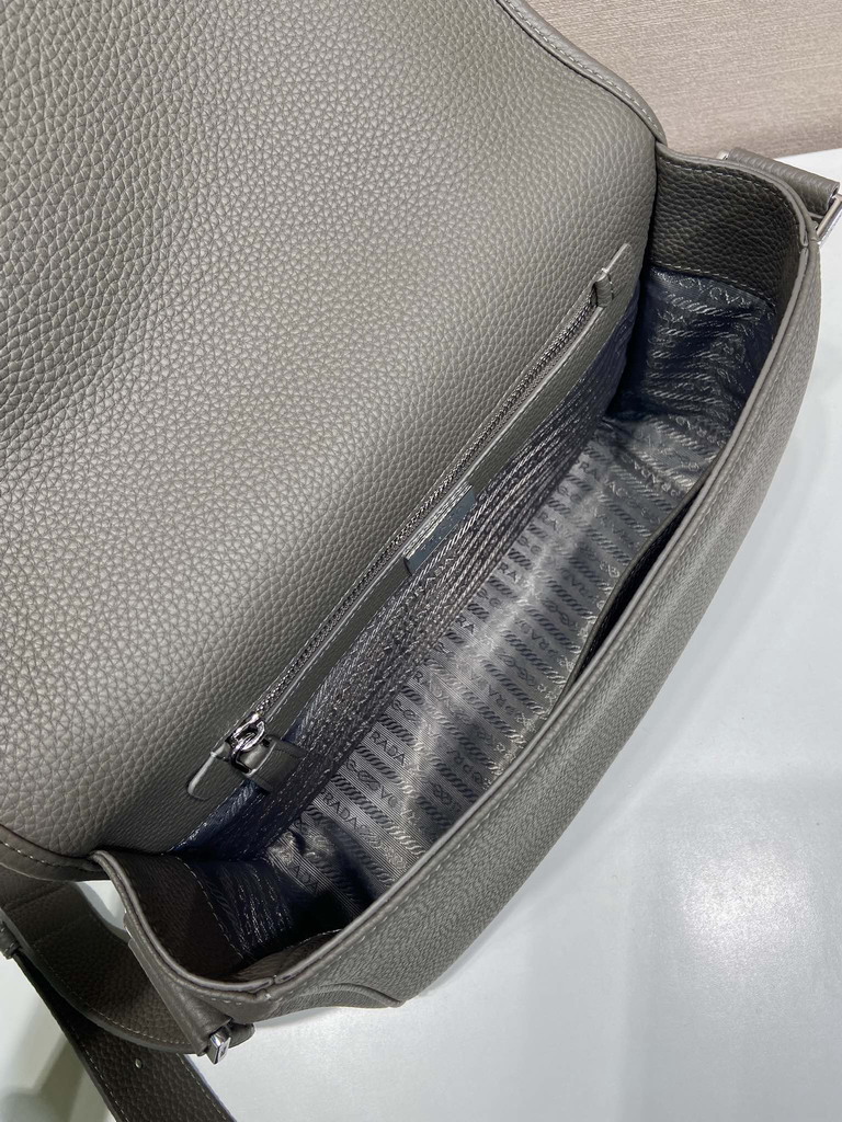 Prada 2VD075 30x20x9cm AP1_8