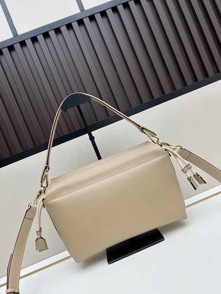 Fendi H08899 26 5x18x8 5cm jj1_2