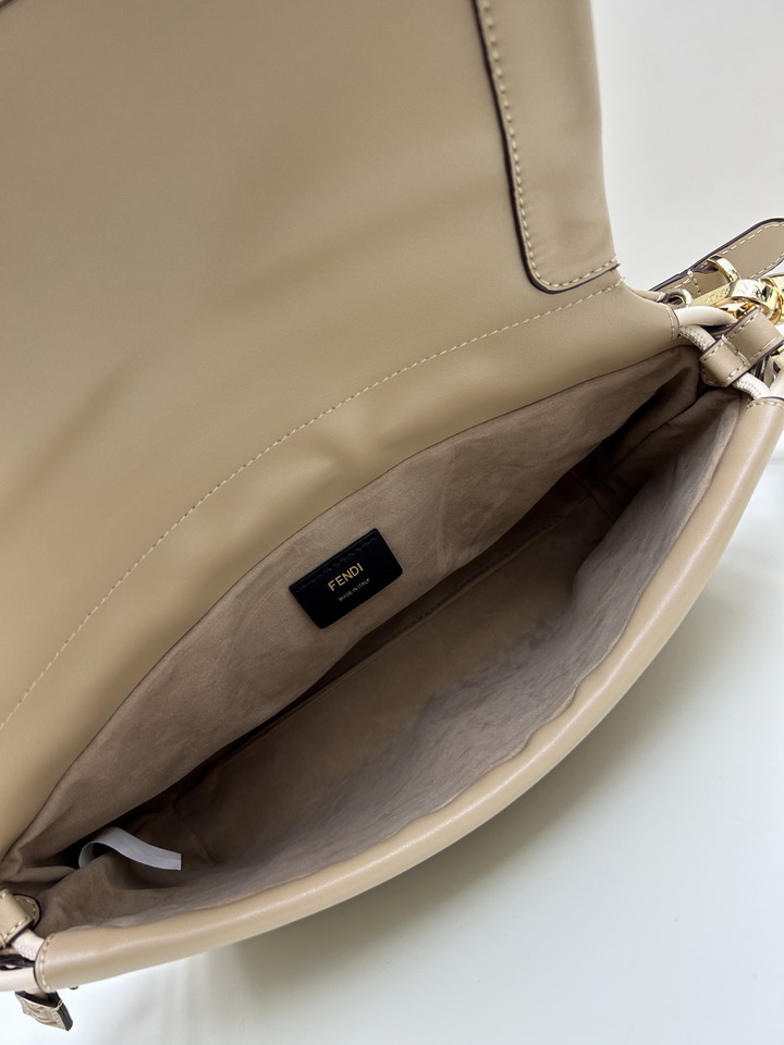 Fendi H08899 26 5x18x8 5cm jj1_7