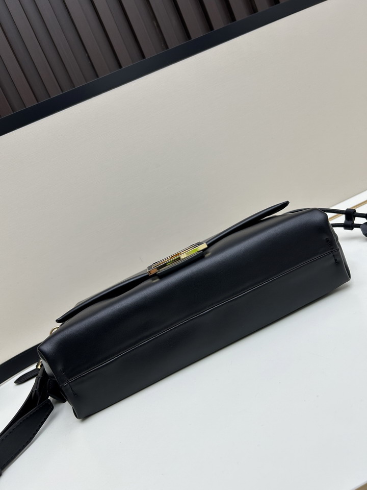 Fendi H08899 26 5x18x8 5cm jj2_5