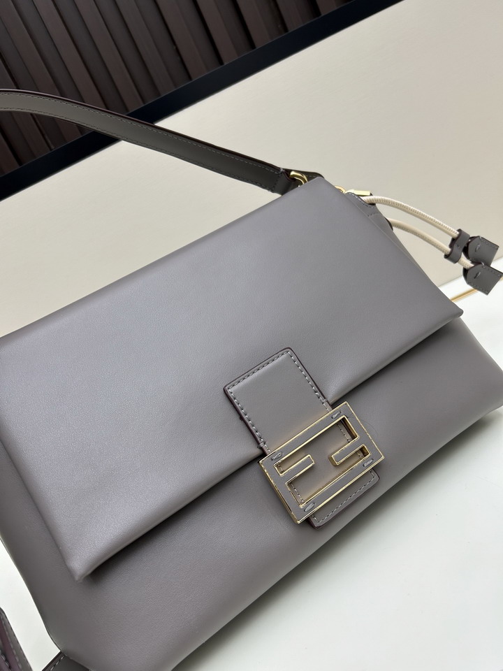 Fendi H08899 26 5x18x8 5cm jj3_4