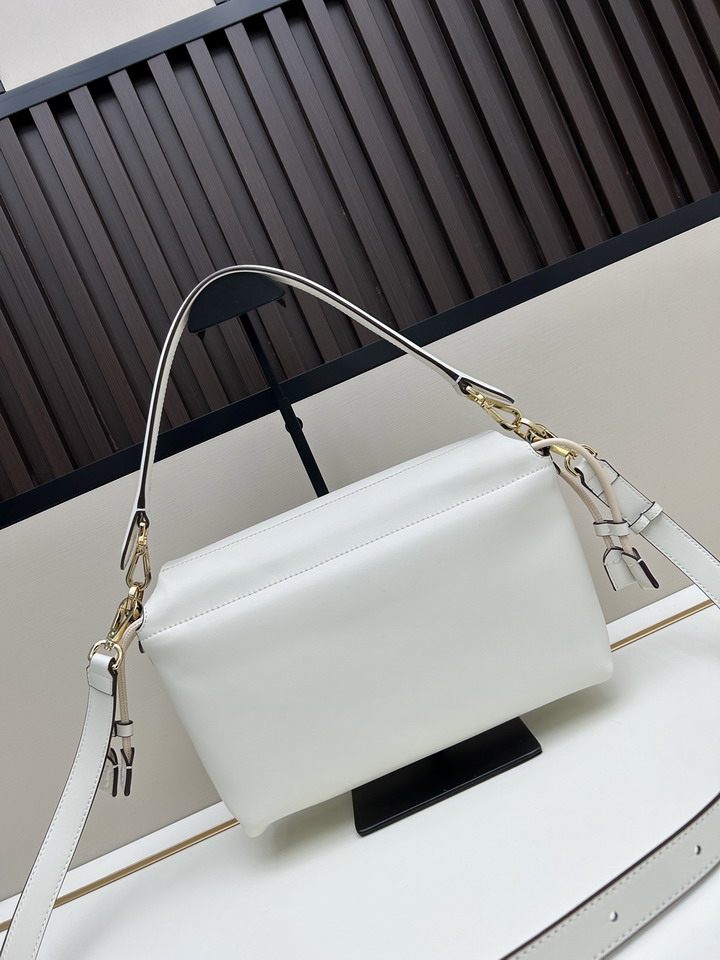 Fendi H08899 26 5x18x8 5cm jj4_2