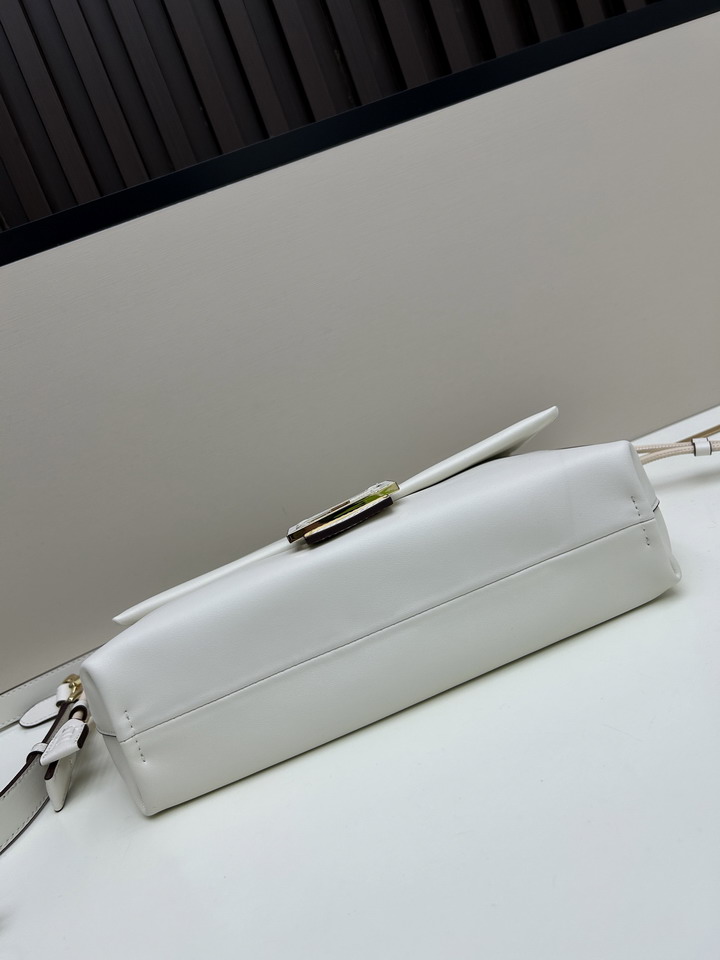 Fendi H08899 26 5x18x8 5cm jj4_5