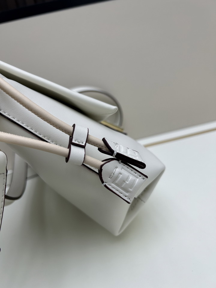 Fendi H08899 26 5x18x8 5cm jj4_6