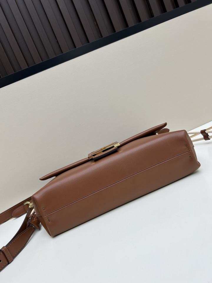 Fendi H08899 26 5x18x8 5cm jj6_5