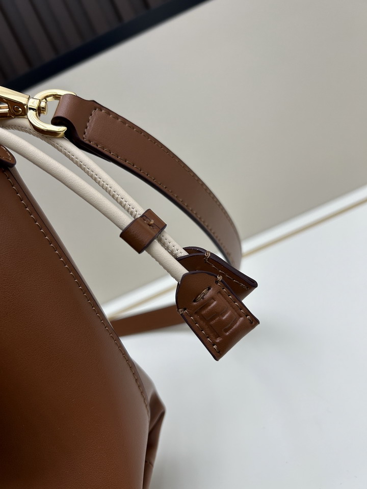 Fendi H08899 26 5x18x8 5cm jj6_6