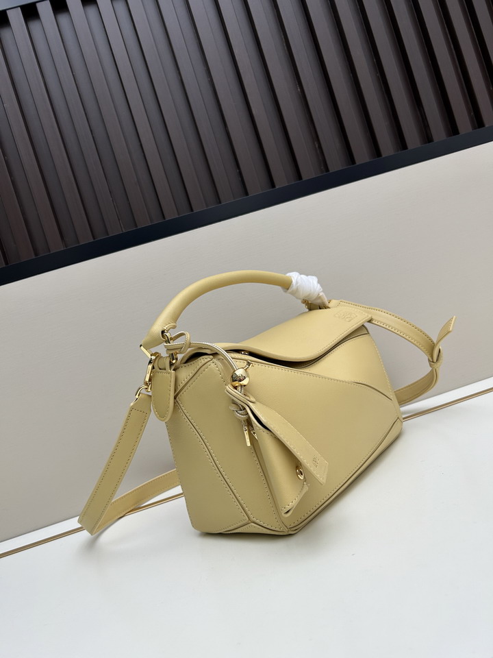 Loewe S25050527 24x16 5x10 5cm jj2_2