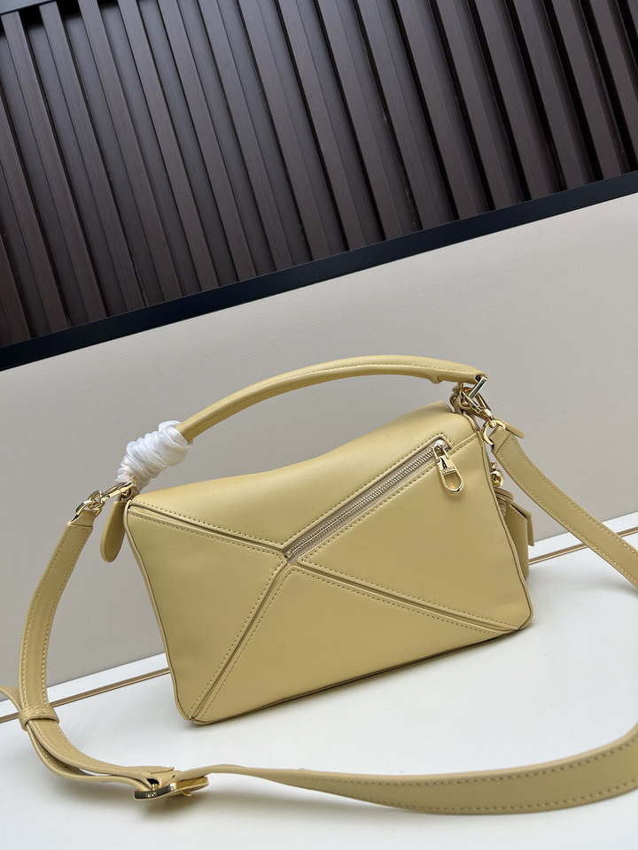 Loewe S25050527 24x16 5x10 5cm jj2_3