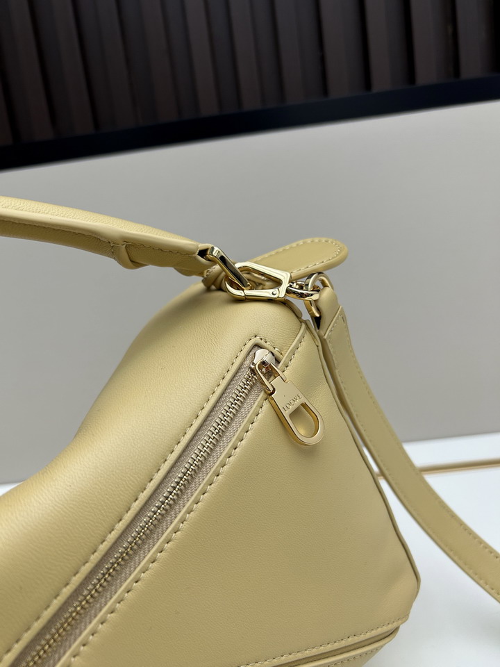 Loewe S25050527 24x16 5x10 5cm jj2_4