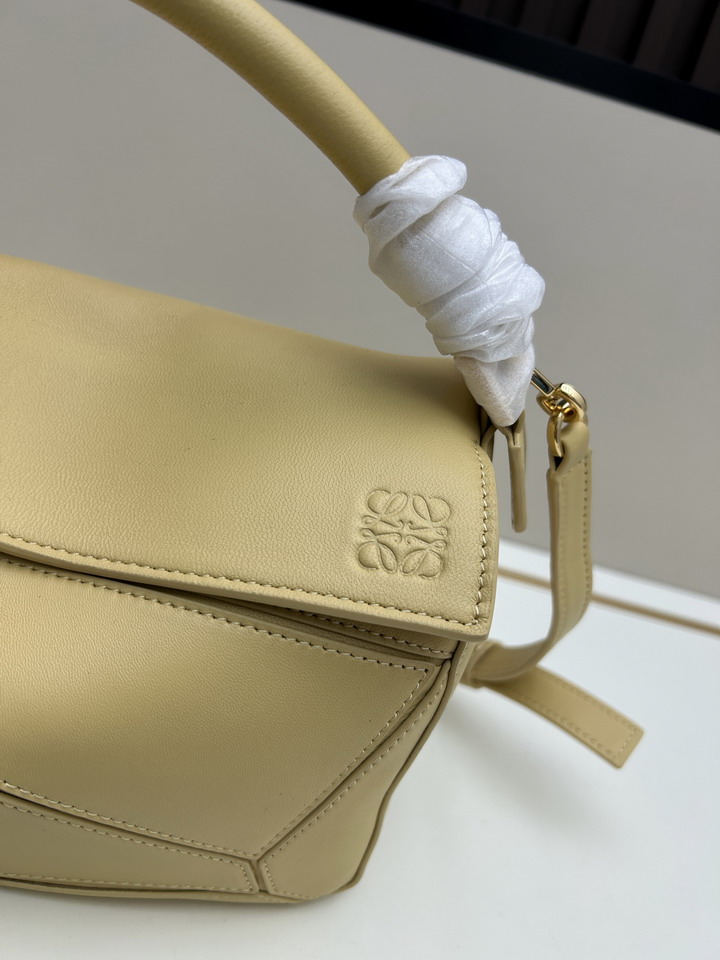 Loewe S25050527 24x16 5x10 5cm jj2_5