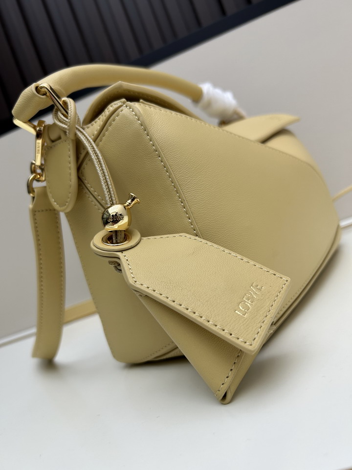 Loewe S25050527 24x16 5x10 5cm jj2_6